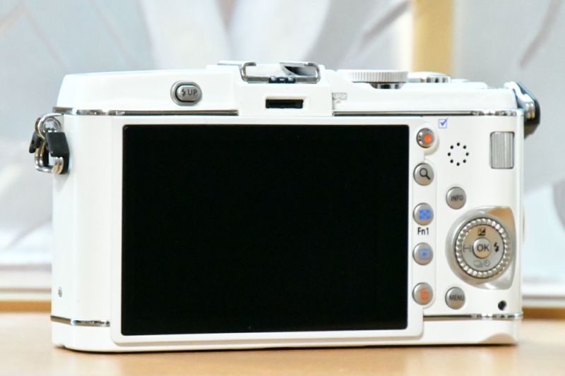 ミラーレス 一眼レフカメラ OLYMPUS PEN mini E-PM2 レンズキット 【中古】【ホワイト】 | 株式会社プロスパージャパン